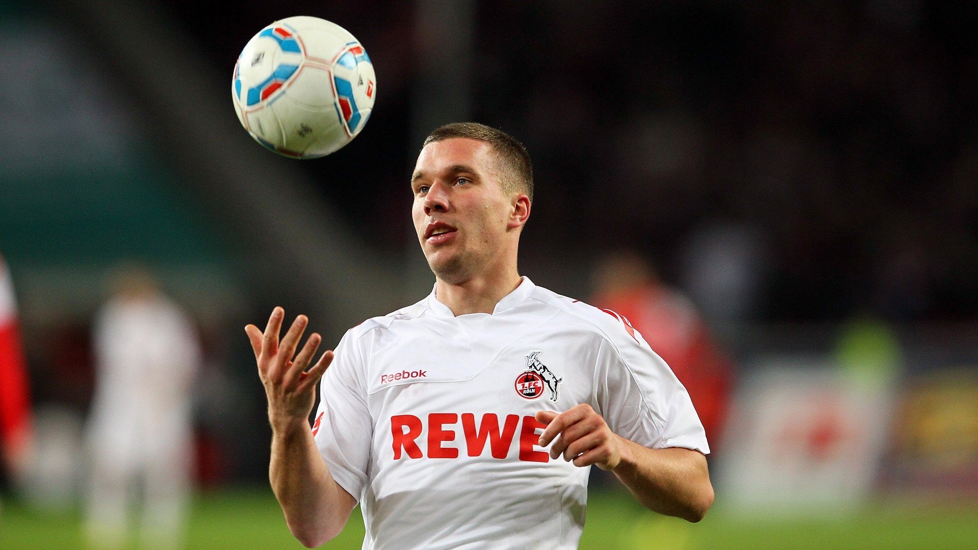 英超争冠的喧嚣之外，突尼斯与日本告诉我们，足球世界还有另一种英雄主义